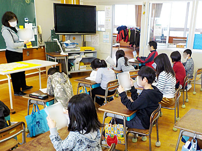 新潟市内の小学生に向けた天然資源産出に関する教育マンガ冊子のサンプリング事例(2年連続実施)