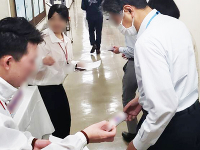 日頃から健康を気にする大手企業社員に向けたヨーグルト飲料のサンプリング事例