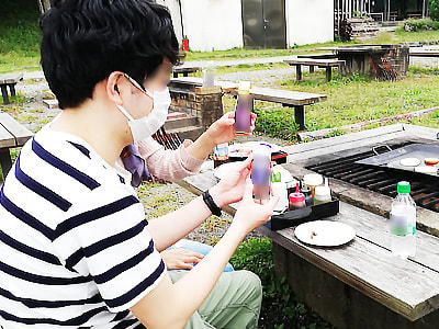 キャンプ場利用者に向けたお肉料理に合う調味料のサンプリング事例2