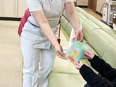 全国の妊産婦に向けた、妊娠中や産後、及び幼児の口腔ケアを目的とした大手メーカーのデンタルガム&タブレットの配布事例2
