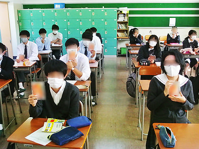 肌ケアの意識が高くなっている高校生に向けたニキビ用拭き取りシートのサンプリング事例