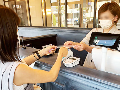 美容室におけるアルコールハンドジェルとノンアルコールハンドローションのサンプリング事例1