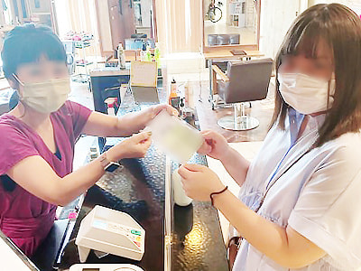 美容室におけるアルコールハンドジェルとノンアルコールハンドローションのサンプリング事例4