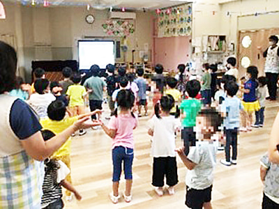幼稚園・保育園とスタジオのダンス講師をオンラインで繋いだ子ども向け映画主題歌ダンスイベントの実施事例