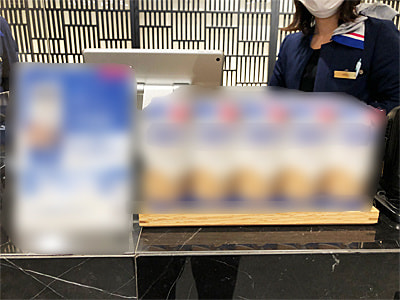 コワーキングスペース/シェアオフィス利用のビジネスパーソンに向けた植物性ミルクティーのサンプリング事例3