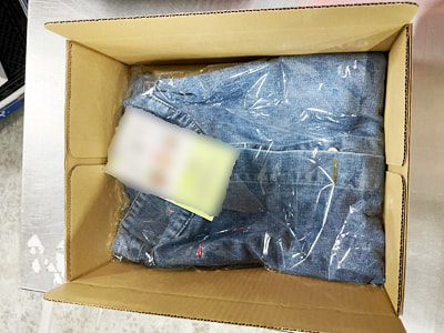 ファッション通販利用客に向けた海外発オンライン食材宅配サービスチラシの商品同梱配布事例