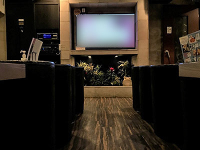 人気漫画単行本発売告知映像のカラオケチェーン個室における曲間CM放映事例3