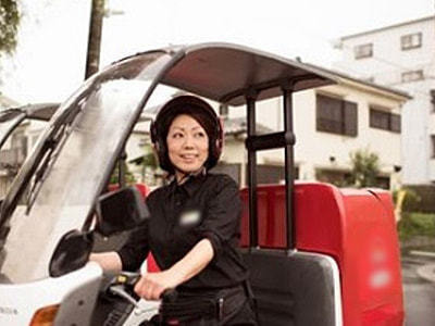 自宅へのフードデリバリー時の大手玩具量販店クリスマス商戦カタログ同時配布事例2