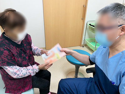 各種医療機関・介護施設における保湿ケア商品の高齢者をターゲットにしたサンプリング事例1