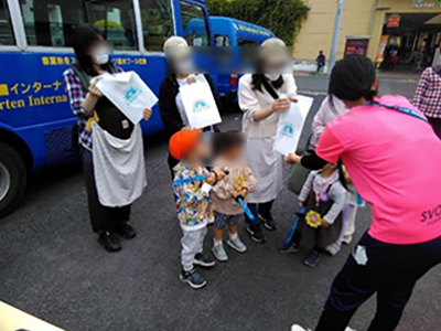 夏シーズンを前にした日焼け予防商品セットの幼稚園・保育園保護者向けサンプリング事例2