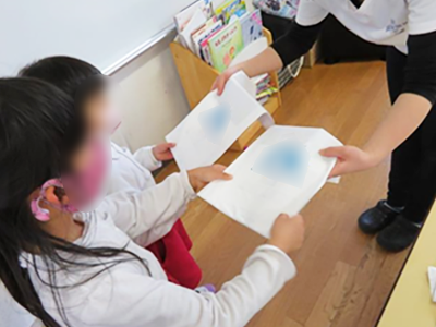 夏シーズンを前にした日焼け予防商品セットの幼稚園・保育園保護者向けサンプリング事例4