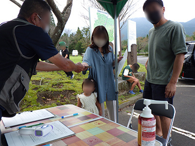 ペースト状万能調味料のキャンプ場でのサンプリング事例2