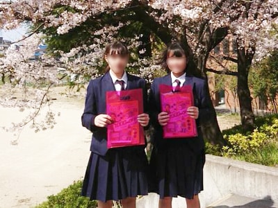 新高校1年生の女子生徒に向けたファッション通販カタログ&ペンのサンプリング事例3