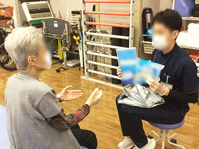 整形外科・リハビリセンターでのシニア層向け紙パンツ試供品サンプリング事例3