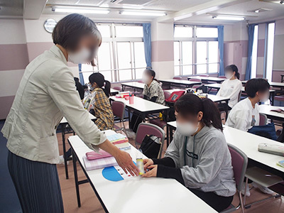 全国の受験塾・予備校・専門学校における眠気覚まし成分配合の清涼飲料水サンプリング事例2