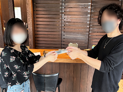 美容室での某有名コーヒーチェーンのアイスコーヒー用ドリップバッグサンプリング事例4