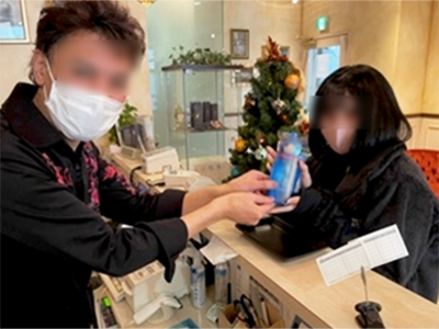 美意識が高まるシーンである美容室におけるメイク落とし商品サンプリング事例2