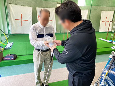 ゴルフ練習場、サウナ施設での東北限定販売アルコール飲料サンプリング事例4