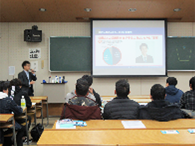 大学での出前授業/グループインタビュー2