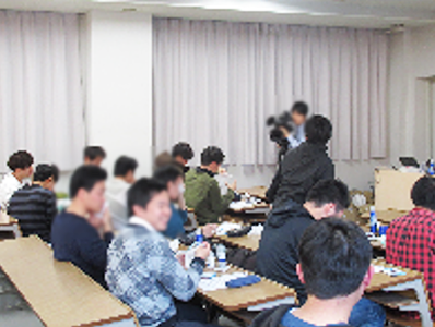 大学での出前授業/グループインタビュー