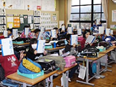 メーカー企業の地元小中高生への広告入りノートサンプリング事例2