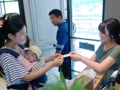 親子カフェでの子持ちママへのミネラルCCクリームサンプリング事例3