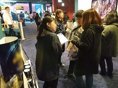 映画館内イベントスペースでの新発売ビールサンプリングイベント事例1