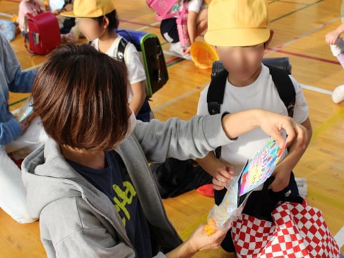 小学校での大手メーカー柔軟剤のサンプリング事例2