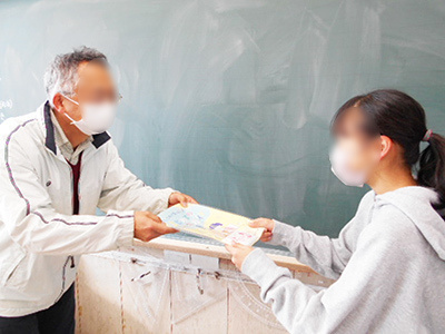 はじめてスマホを持つ小中生向け「スマホデビューガイドブック」サンプリング事例1