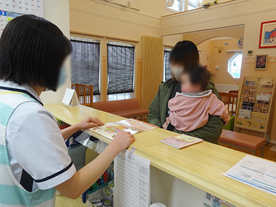 産婦人科・小児科医院における共済商品の資料請求促進および加入者促進サンプリング事例1