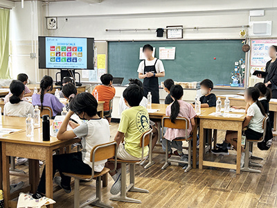小学校での児童と親を対象としたSDGsと食育に関する親子参加出前授業実施事例