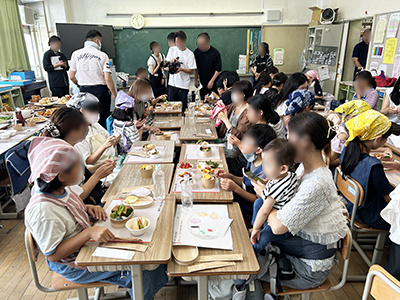 小学校での児童と親を対象としたSDGsと食育に関する親子参加出前授業実施事例4