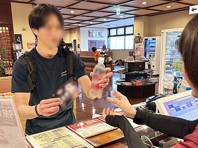 サウナ施設での炭酸飲料の大規模サンプリング事例1