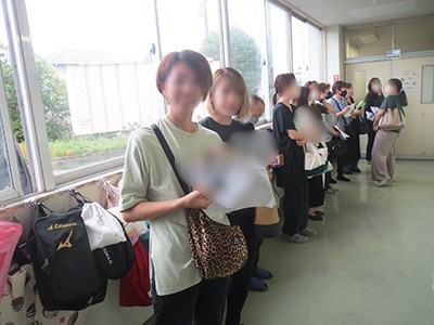 中学校、高等学校での保護者来校タイミングを狙った洗濯洗剤の生活応援企画サンプリング事例