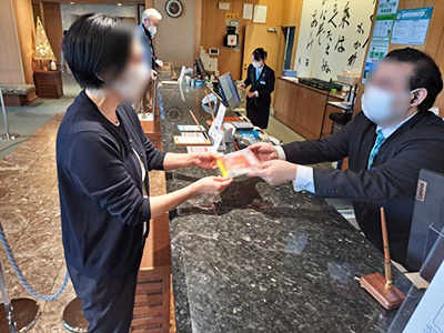 ゴルフ場、ビジネスシティホテル、旅館でのアミノ酸健康補助食品のサンプリング事例1