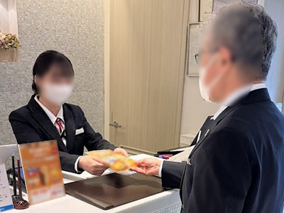 ビジネスパーソンに向けた朝食として食べてもらいたい栄養調整食品のサンプリング事例