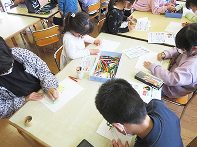 宅配ピザボックスチラシ貼り付け