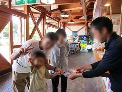 キャンプ場での繰り返し使用できる丈夫なキッチンペーパーサンプリング事例