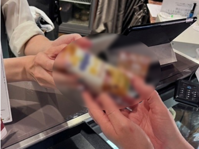 オーガニックカフェレストランでのオーツミルク飲料サンプリング事例2